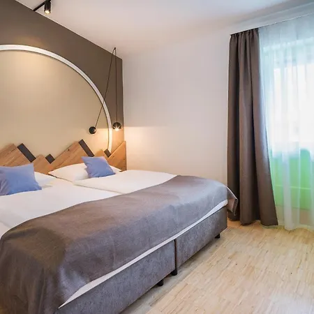 菊法维普塔尔酒店 酒店