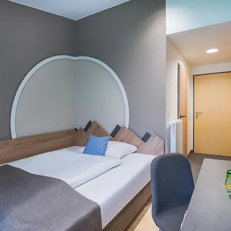 菊法维普塔尔酒店 3* 施泰纳赫布伦纳