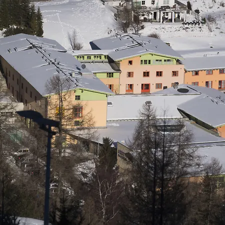 菊法维普塔尔酒店