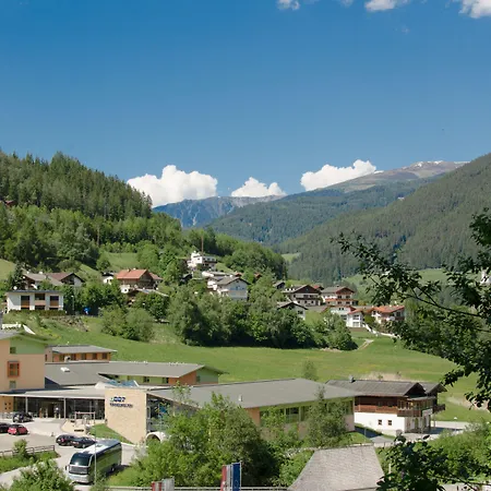 菊法维普塔尔酒店 酒店 3*